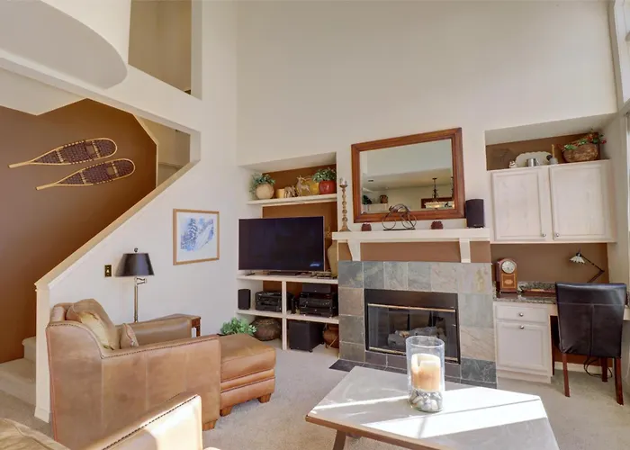 4 Bedrooms Apartment