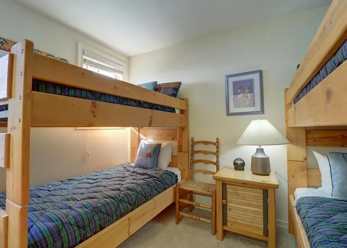 4 Bedrooms *