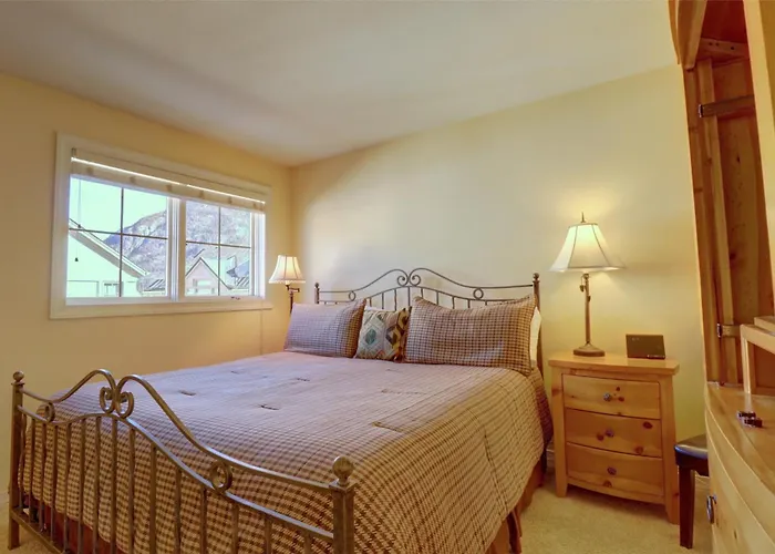 4 Bedrooms Copper Mountain